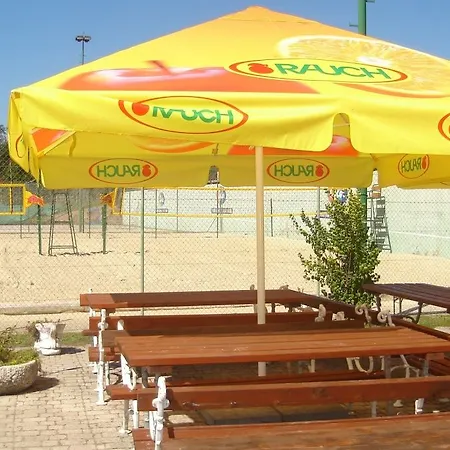 Hotel Kanu - & Caravanning 3*