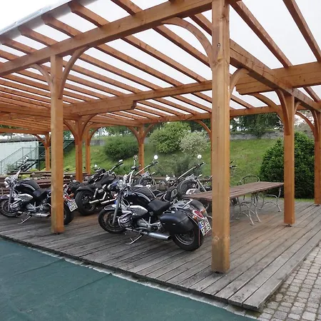 Kanu - & Caravanning Hotel 3*